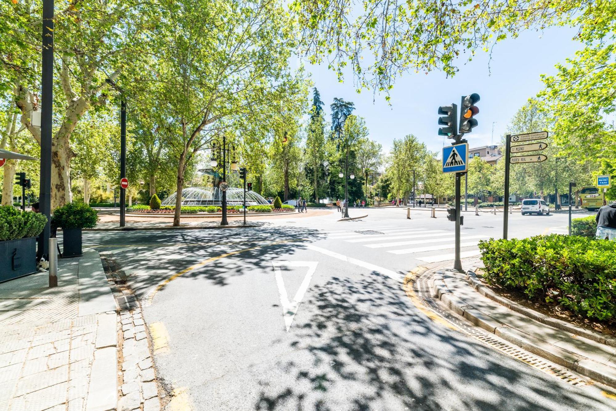 Encantador Piso Pleno Centro A Pie De Semana Santa Y Cerca De La Alhambra Granada Exteriör bild